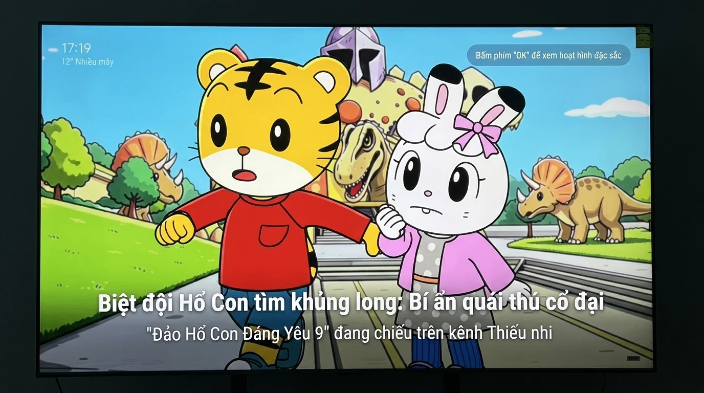 Màn hình tự nhảy quảng cáo phim ảnh kèm nút mời xem khi tivi ở trạng thái rảnh rỗi.